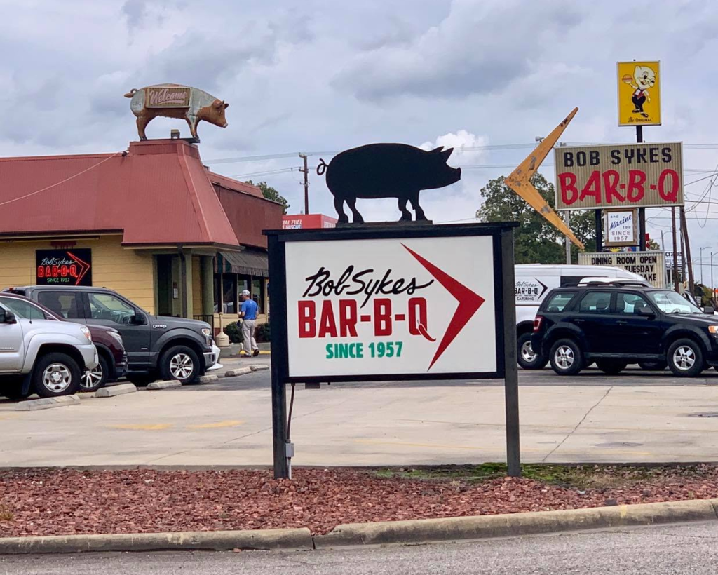 Bob Sykes Barbeque has been serving up delicious Southern-style barbecue in Bessemer, AL for over 60 years. Their slow-smoked pork, beef, and chicken are the stars of the menu, and they're cooked to perfection with a distinct smoky flavor.